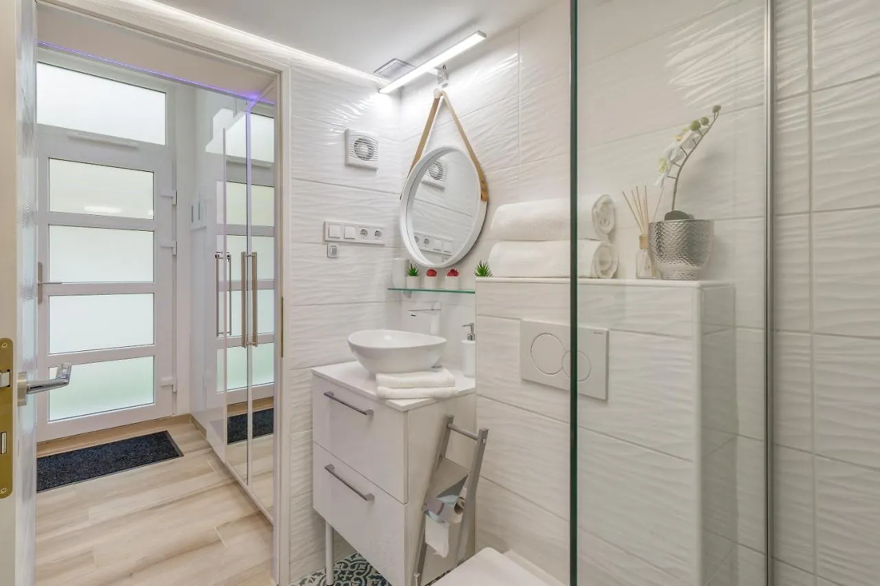 Apartment B2 City Center, Dohany Street Budapest Hungary